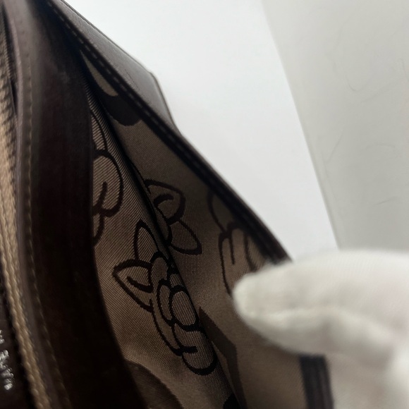 GUC Chanel Brown Lambskin Wallet - Picture 7 of 10